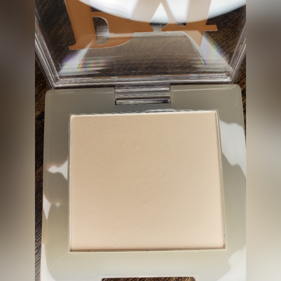 5/75$ PYT BEAUTYSet Me Up Setting Powder in Fair - Picture 5 of 9